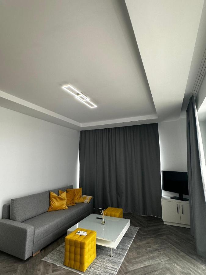 On Exclusive Mamaia