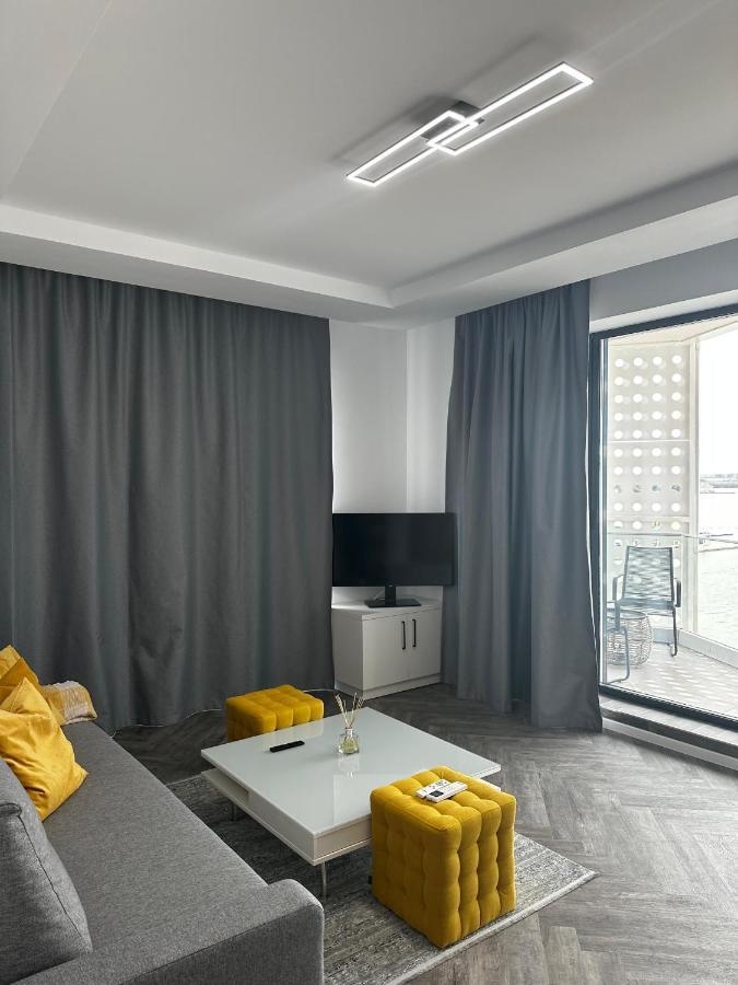 On Exclusive Mamaia